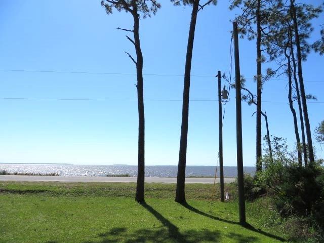883 Hwy 98, 32328