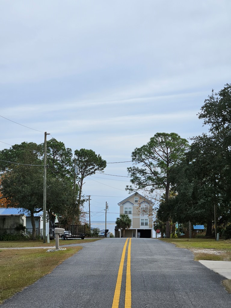 127 Delaware St, 32322