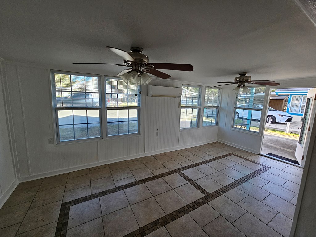 36-1 Holland Ave, 32323