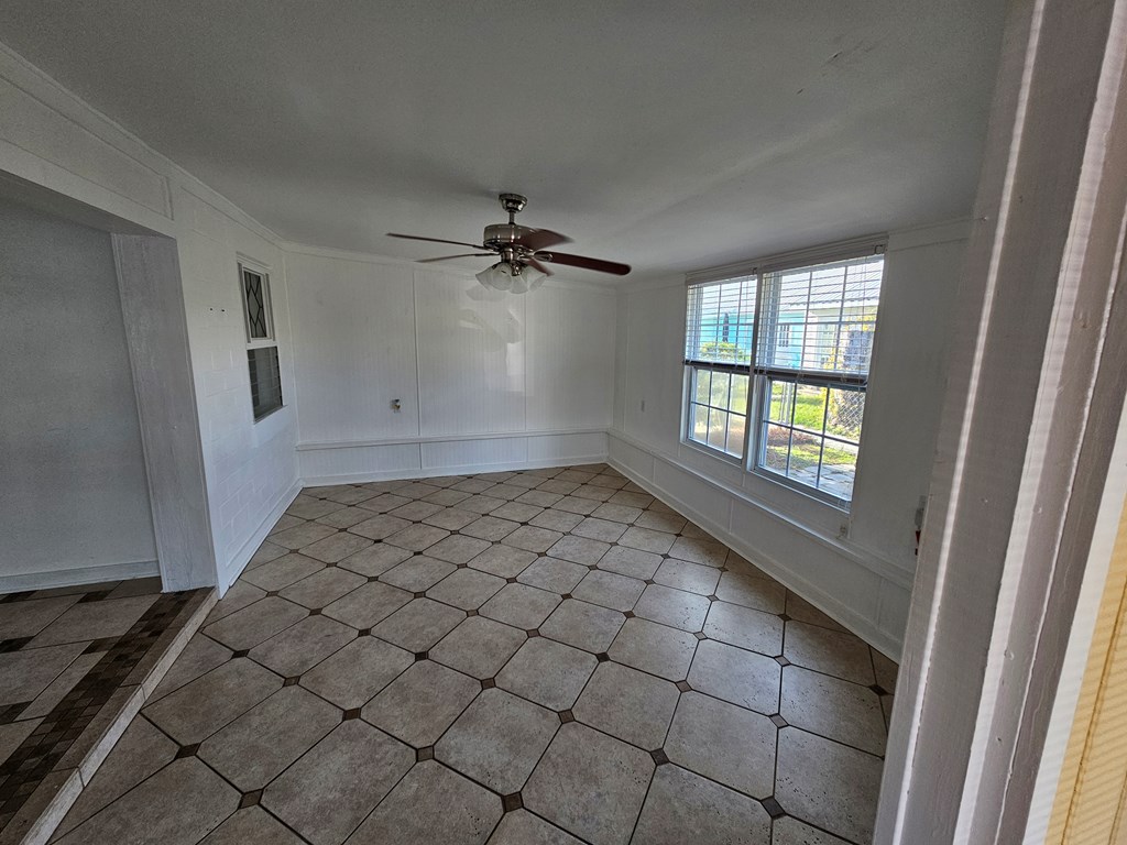 36-1 Holland Ave, 32323
