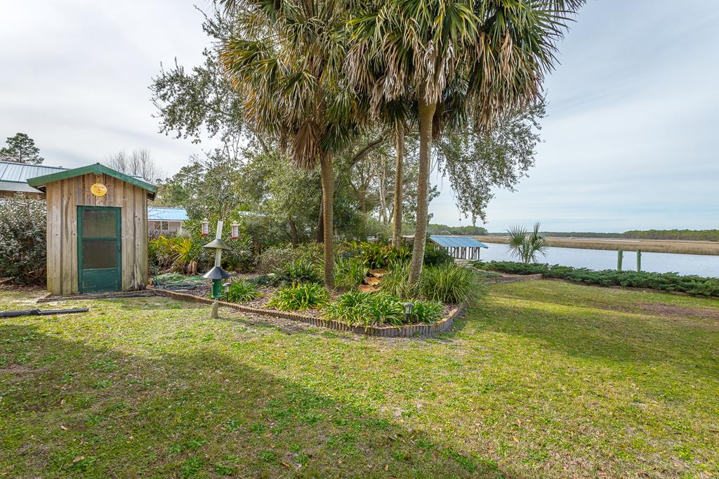 556 River Rd, 32322