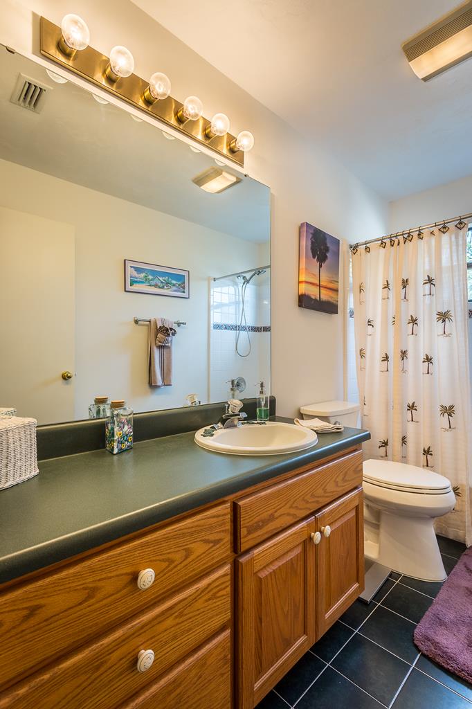 556 River Rd, 32322