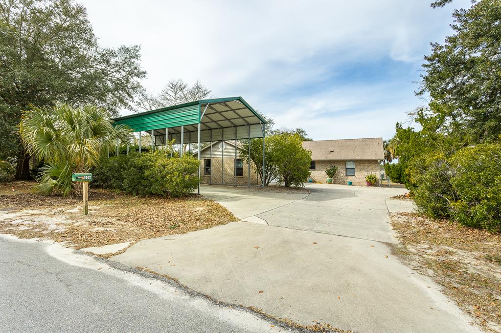 556 River Rd, 32322