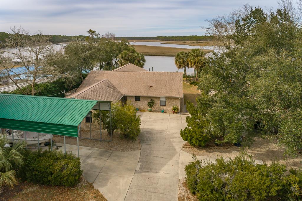 556 River Rd, 32322