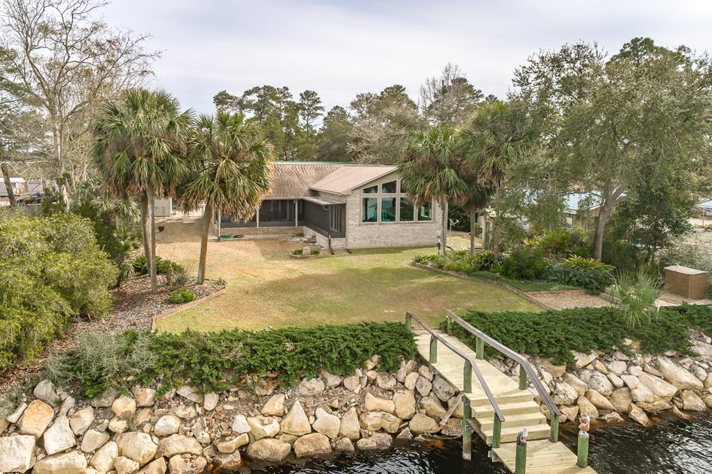 556 River Rd, 32322