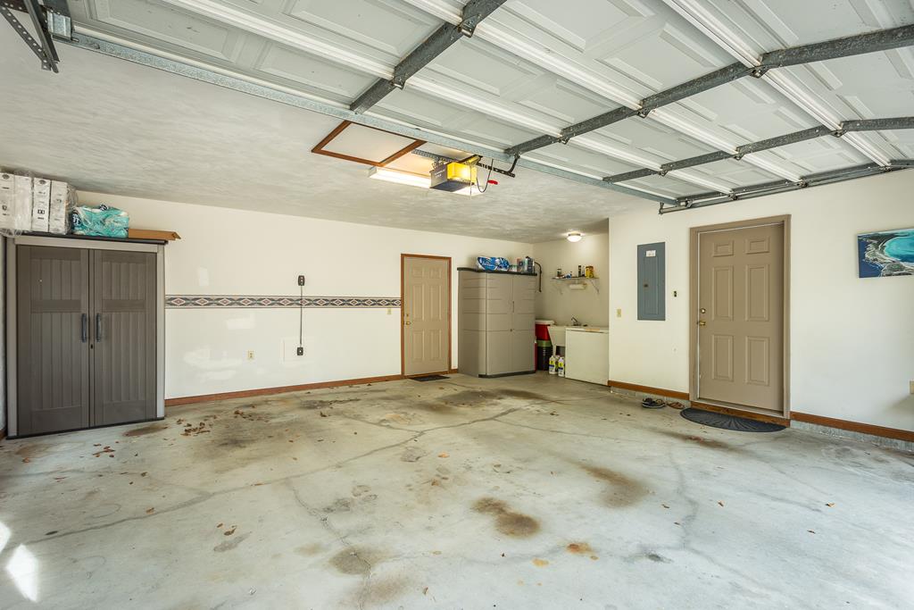 556 River Rd, 32322