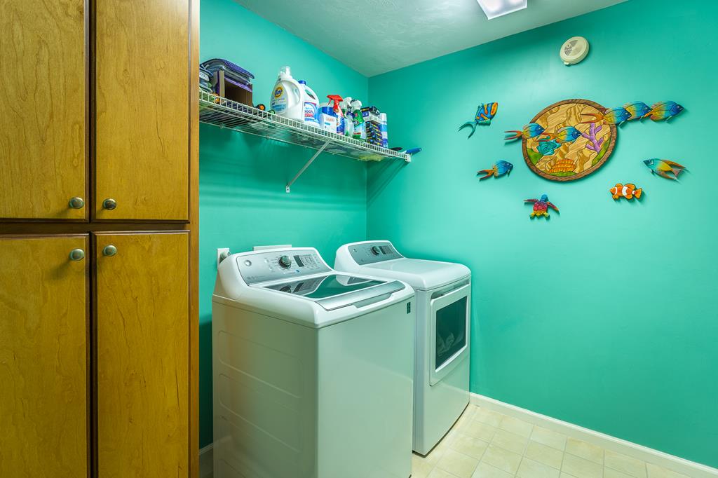 556 River Rd, 32322