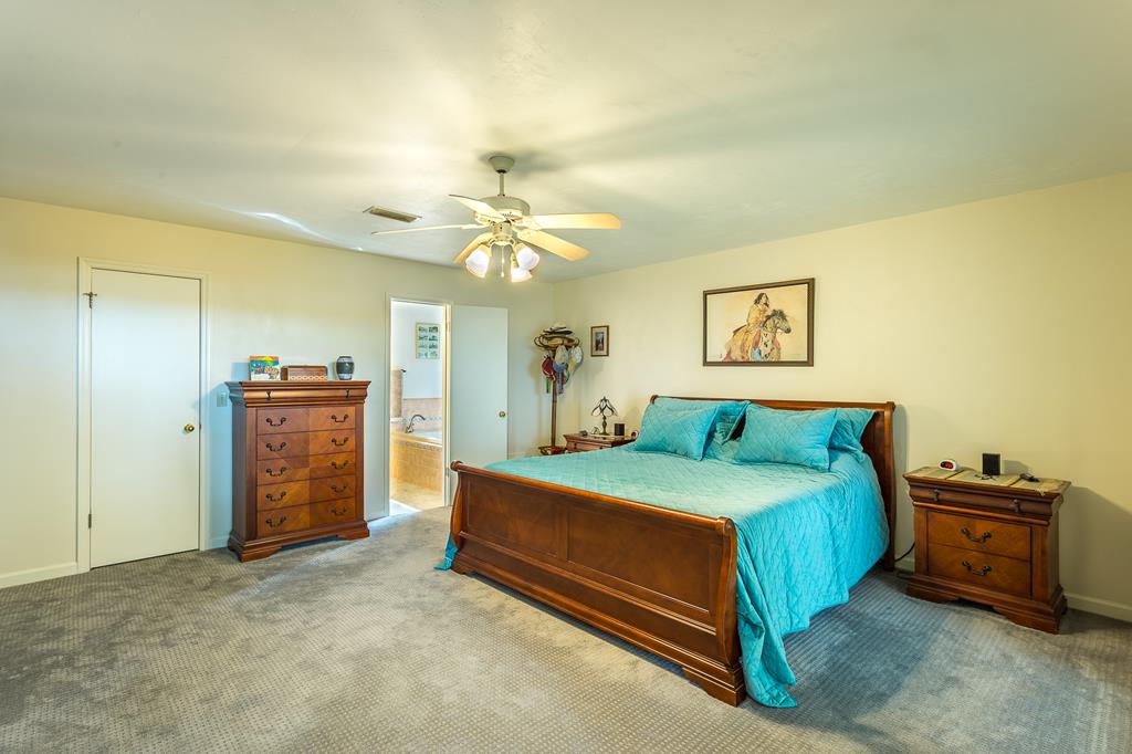556 River Rd, 32322