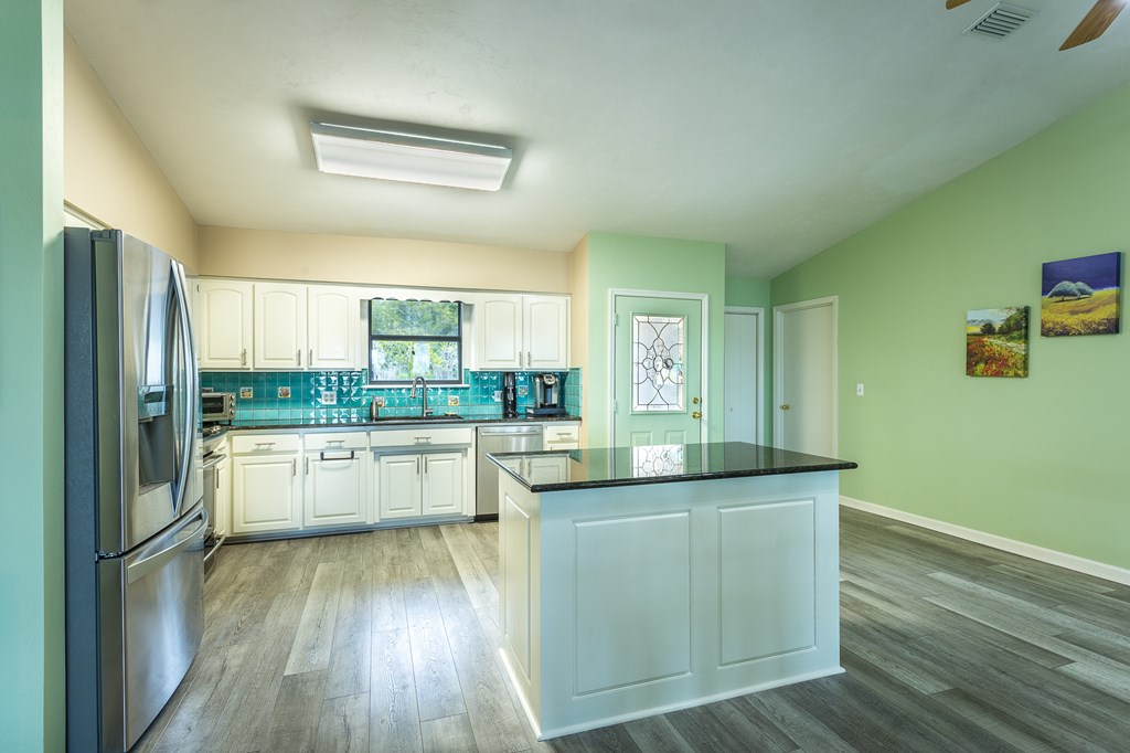 556 River Rd, 32322