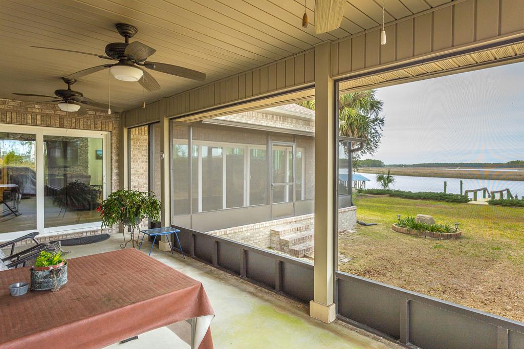 556 River Rd, 32322