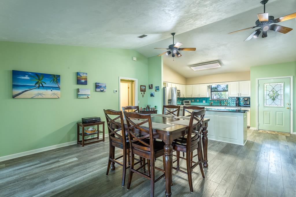 556 River Rd, 32322