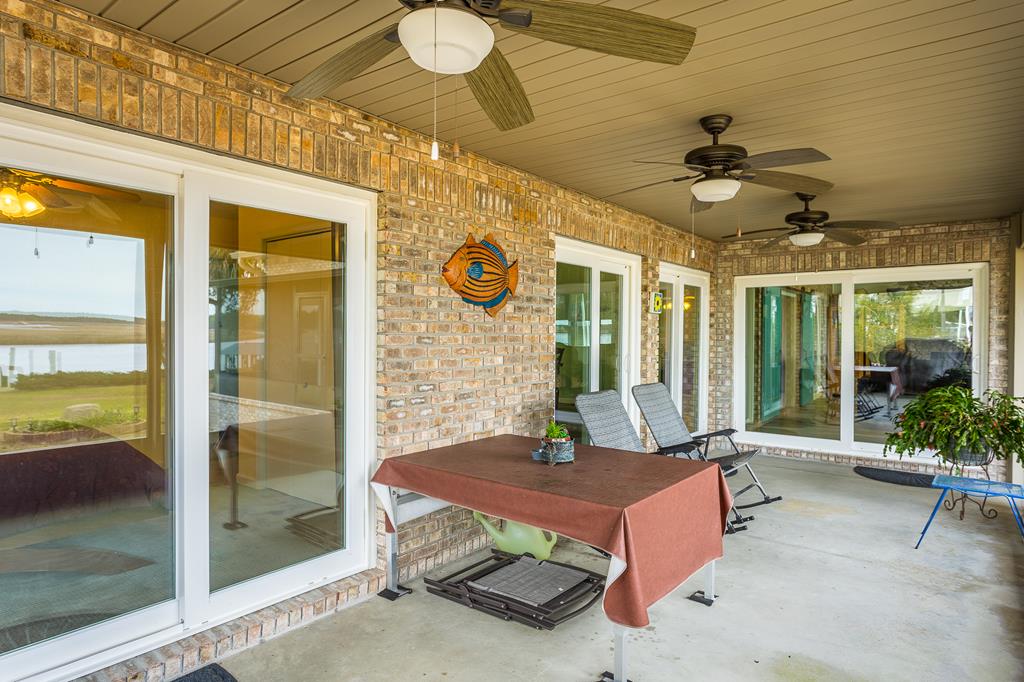556 River Rd, 32322