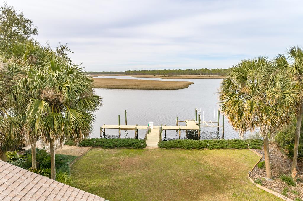 556 River Rd, 32322