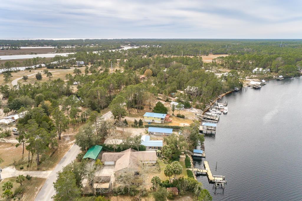 556 River Rd, 32322