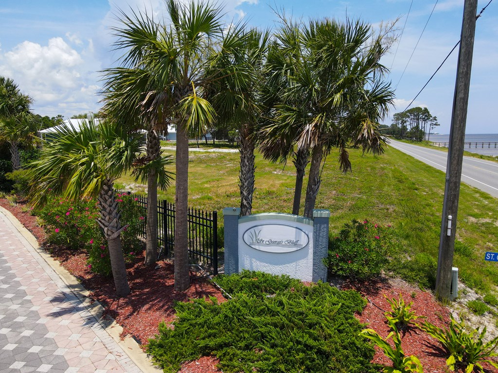 1693 St George's Ct, 32328