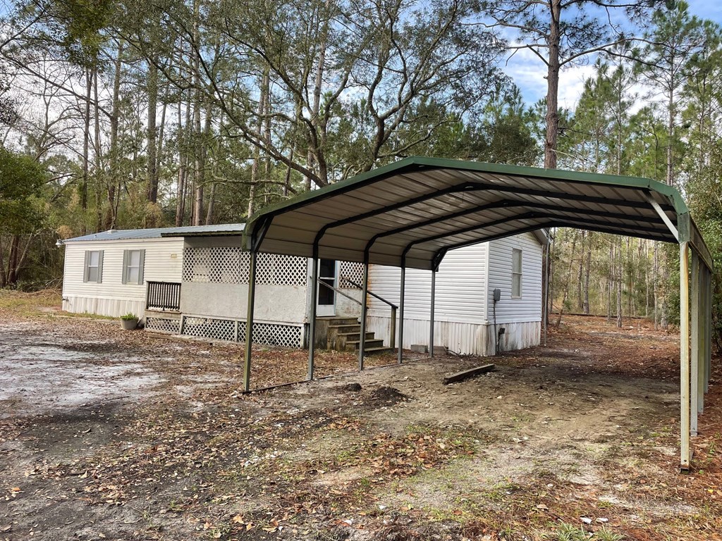 2000 Bluff Rd, 32320