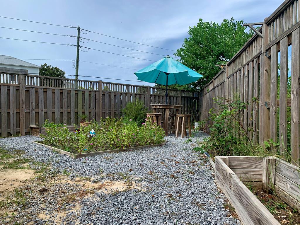 7 Magnolia Dr, 32456