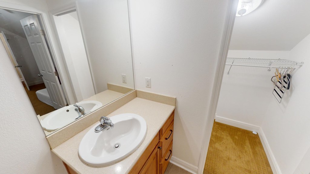 101 Ave H, 32320