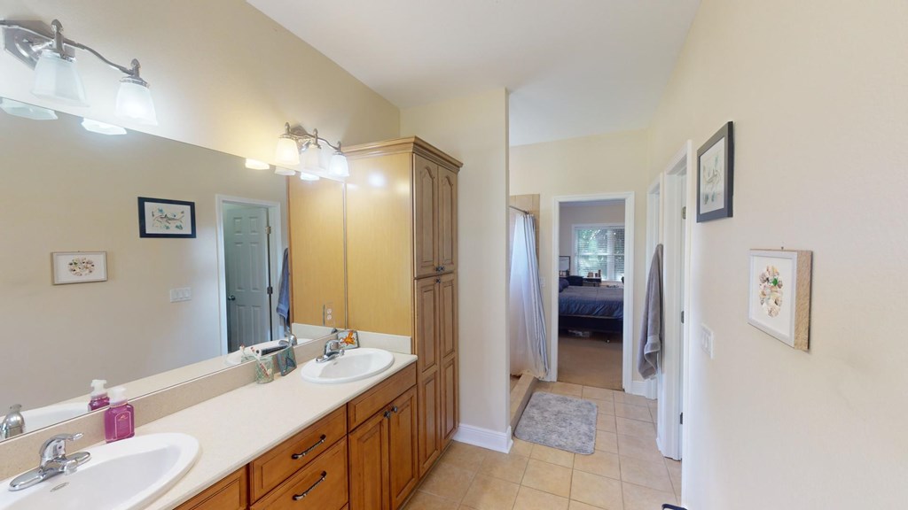 101 Ave H, 32320