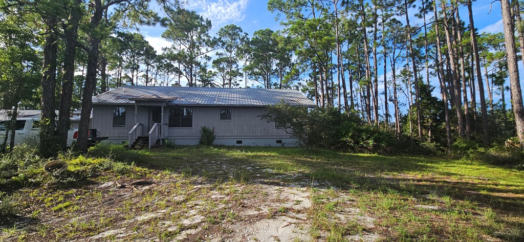 612 River Rd, 32322