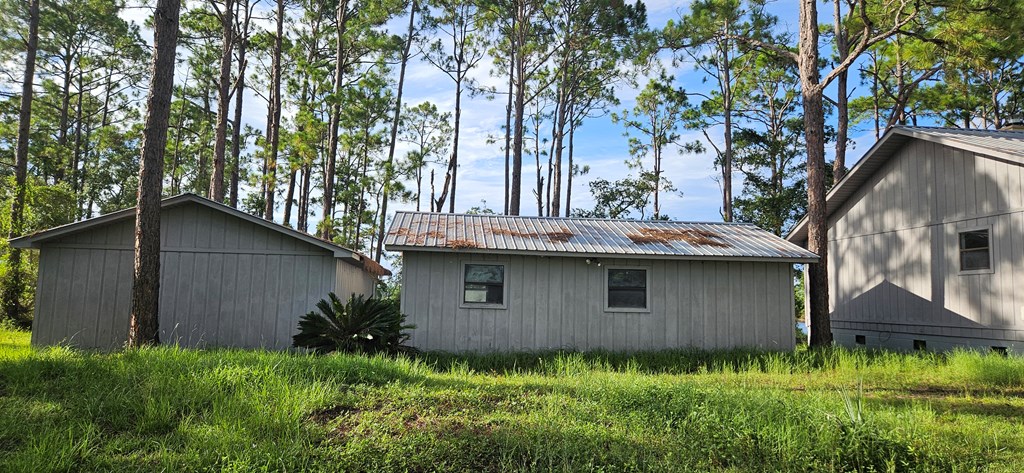 612 River Rd, 32322