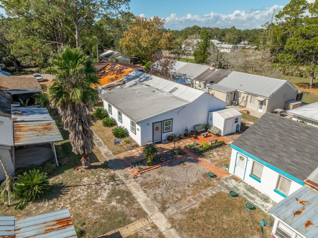 16-6 Collins Ave, 32323