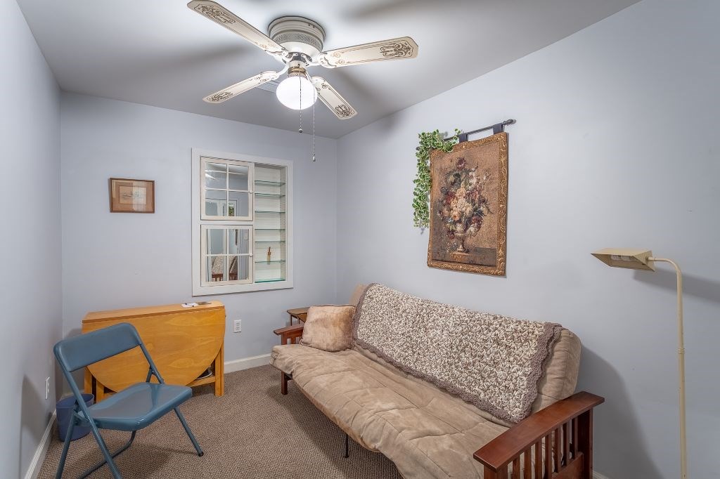 16-6 Collins Ave, 32323