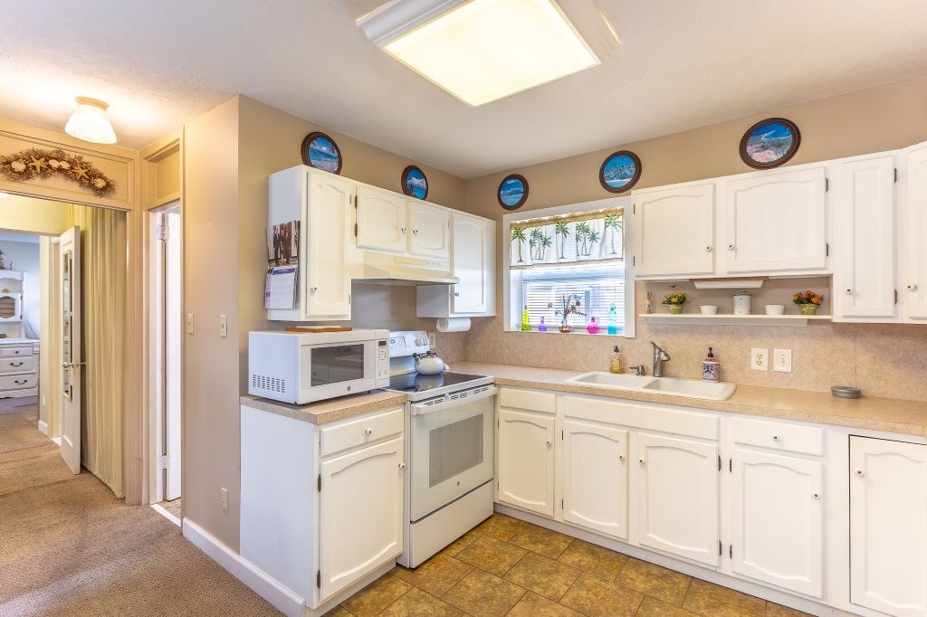 16-6 Collins Ave, 32323