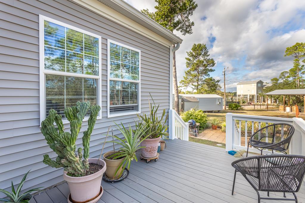559 River Rd, 32322