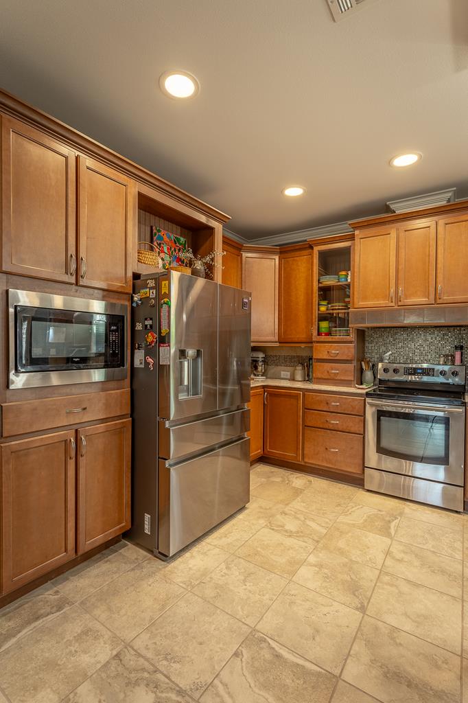 559 River Rd, 32322