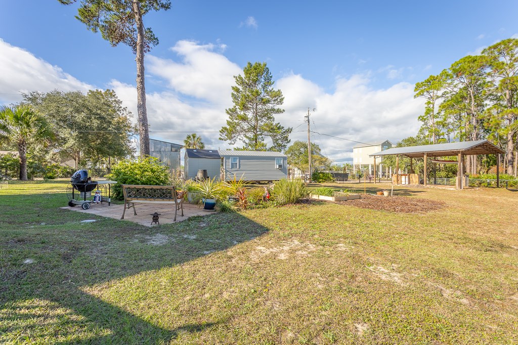 559 River Rd, 32322