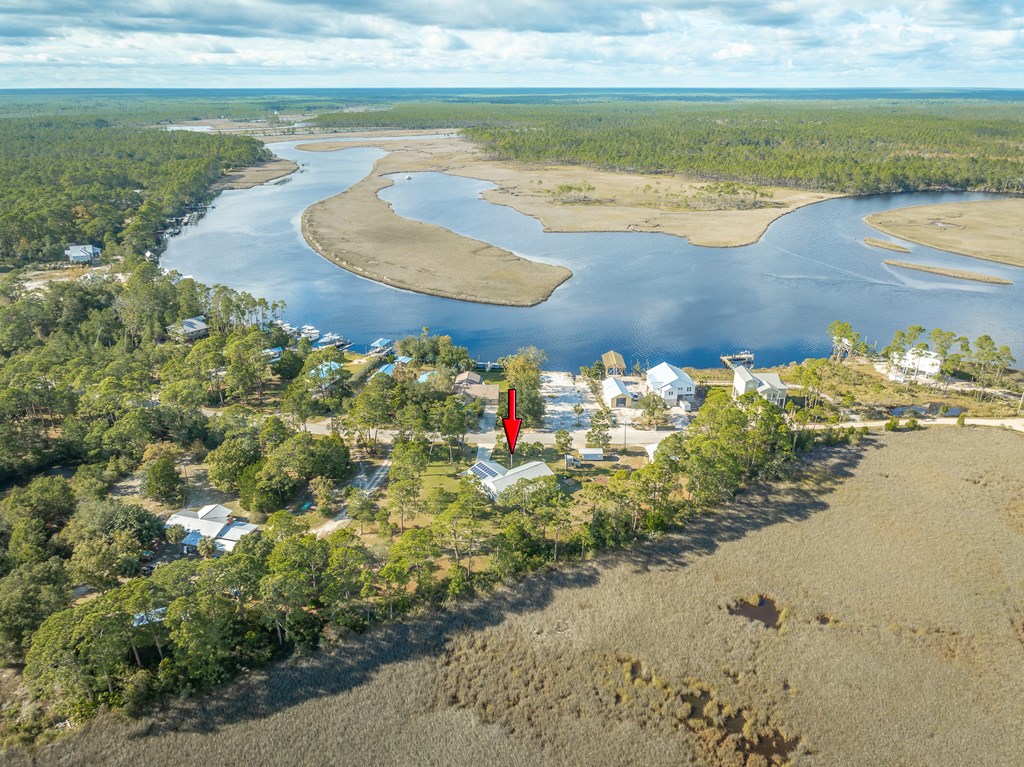559 River Rd, 32322