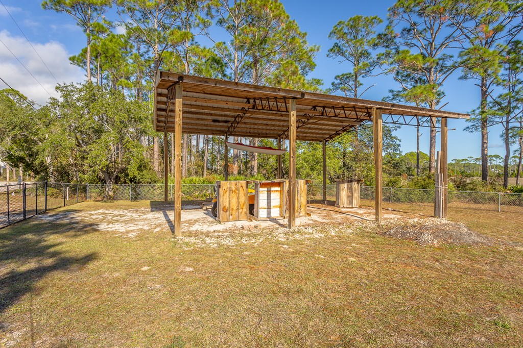 559 River Rd, 32322