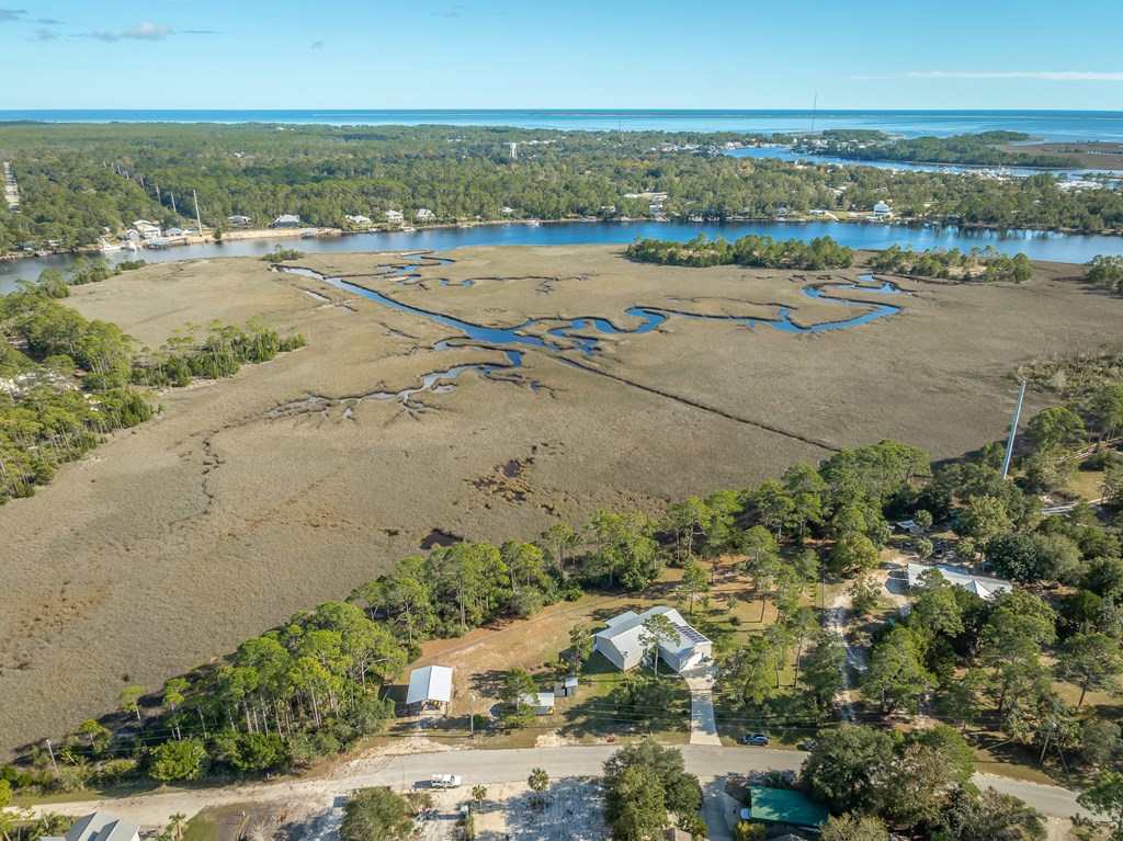 559 River Rd, 32322