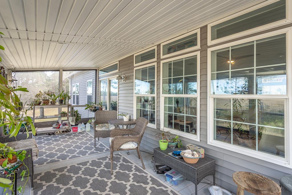 559 River Rd, 32322