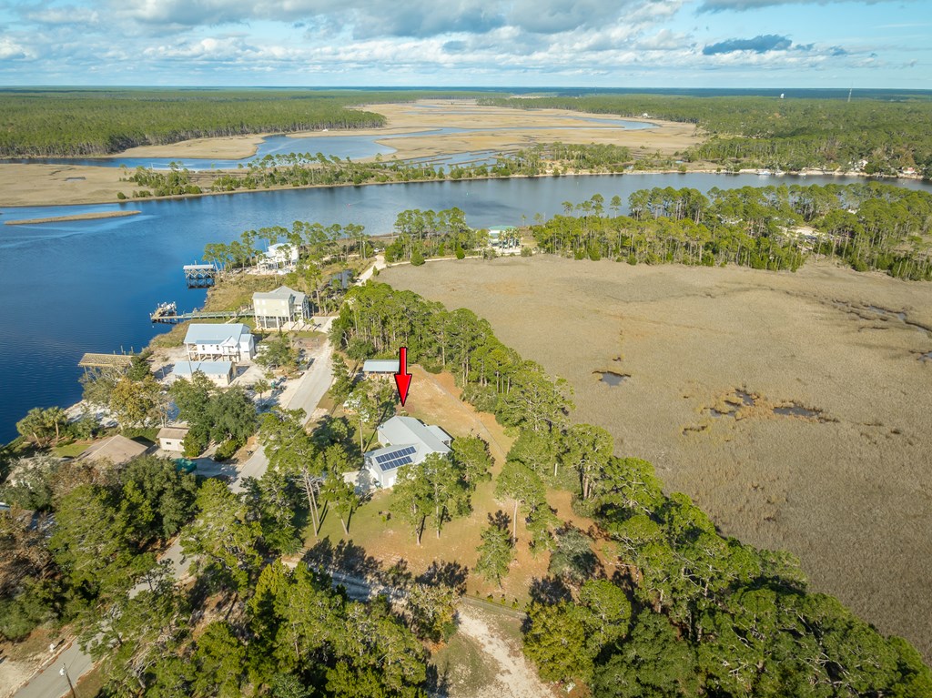 559 River Rd, 32322