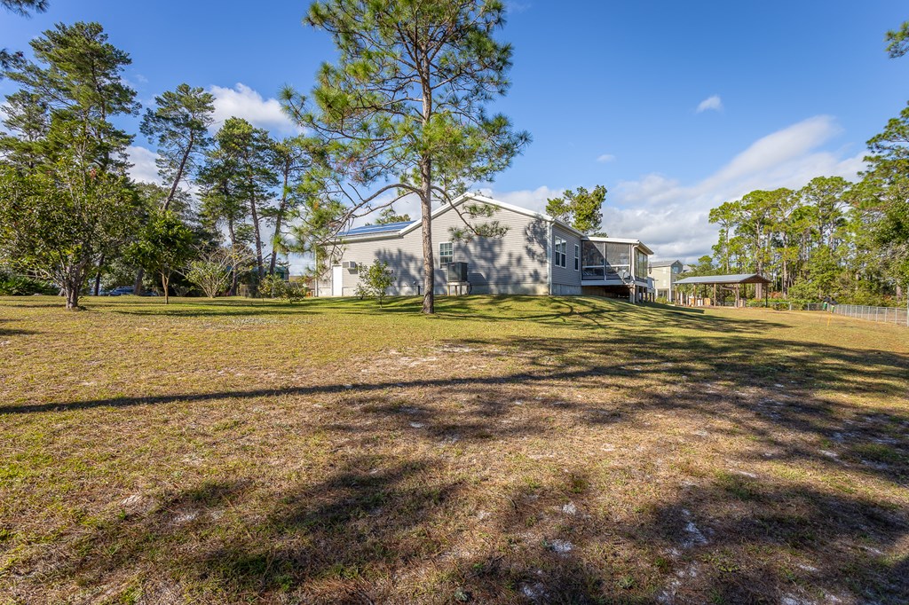 559 River Rd, 32322