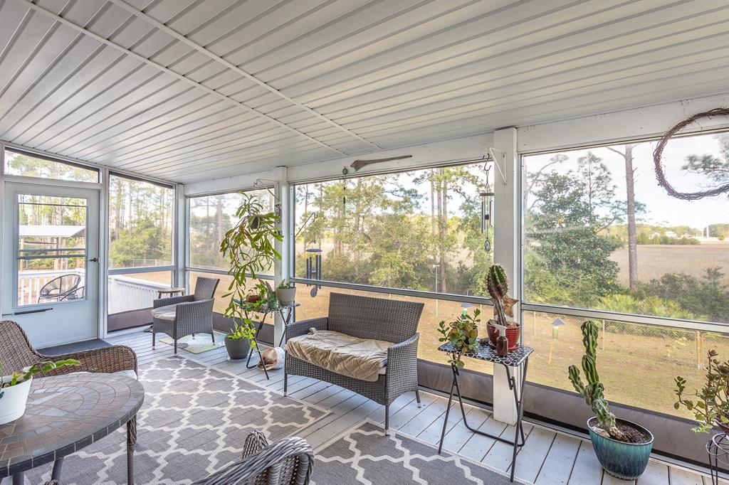 559 River Rd, 32322