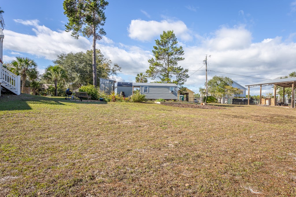 559 River Rd, 32322