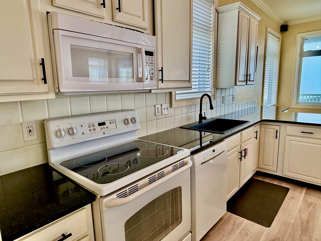 2274 Sailfish Dr, St. George Island 32328