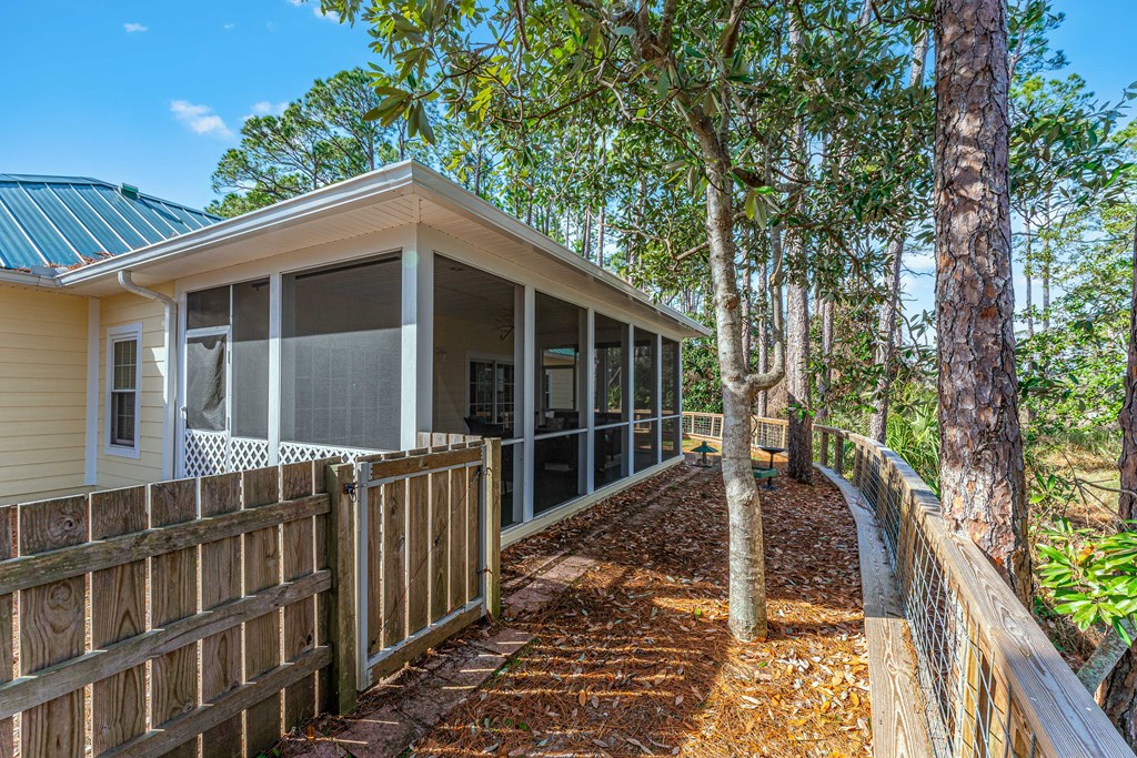 227 Waters Edge Dr, 32456