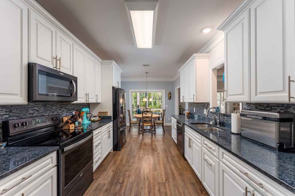 227 Waters Edge Dr, 32456