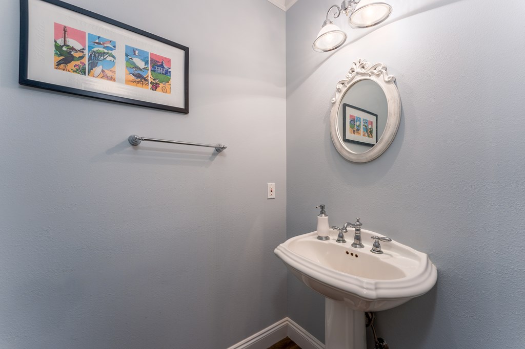 227 Waters Edge Dr, 32456