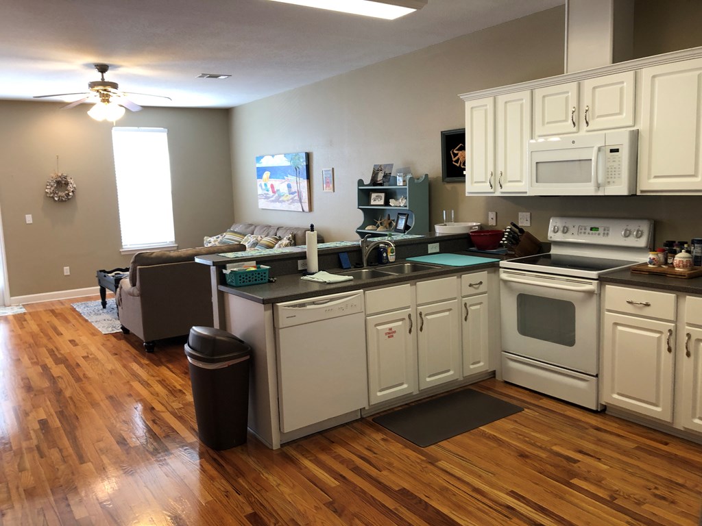 502B E Meridian Ave # B, 32322 Unit: B
