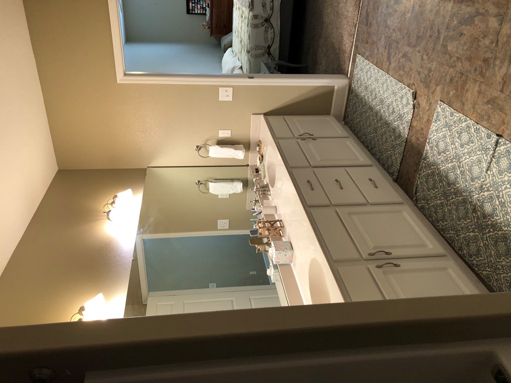 502B E Meridian Ave # B, 32322 Unit: B