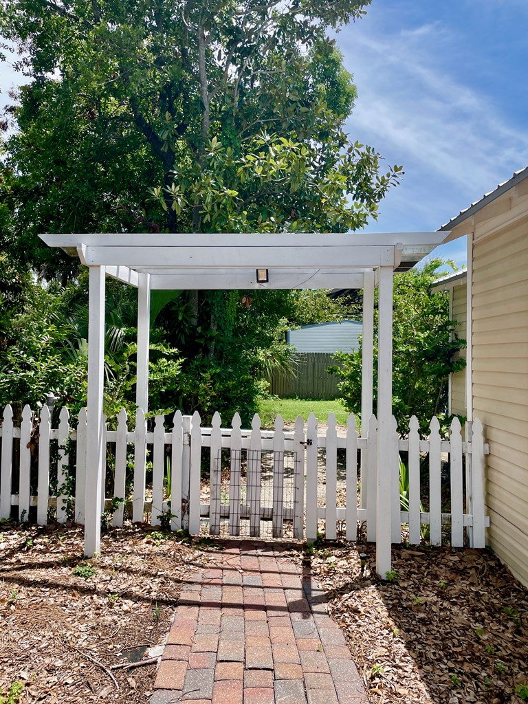 314 6th St, Port St. Joe 32456