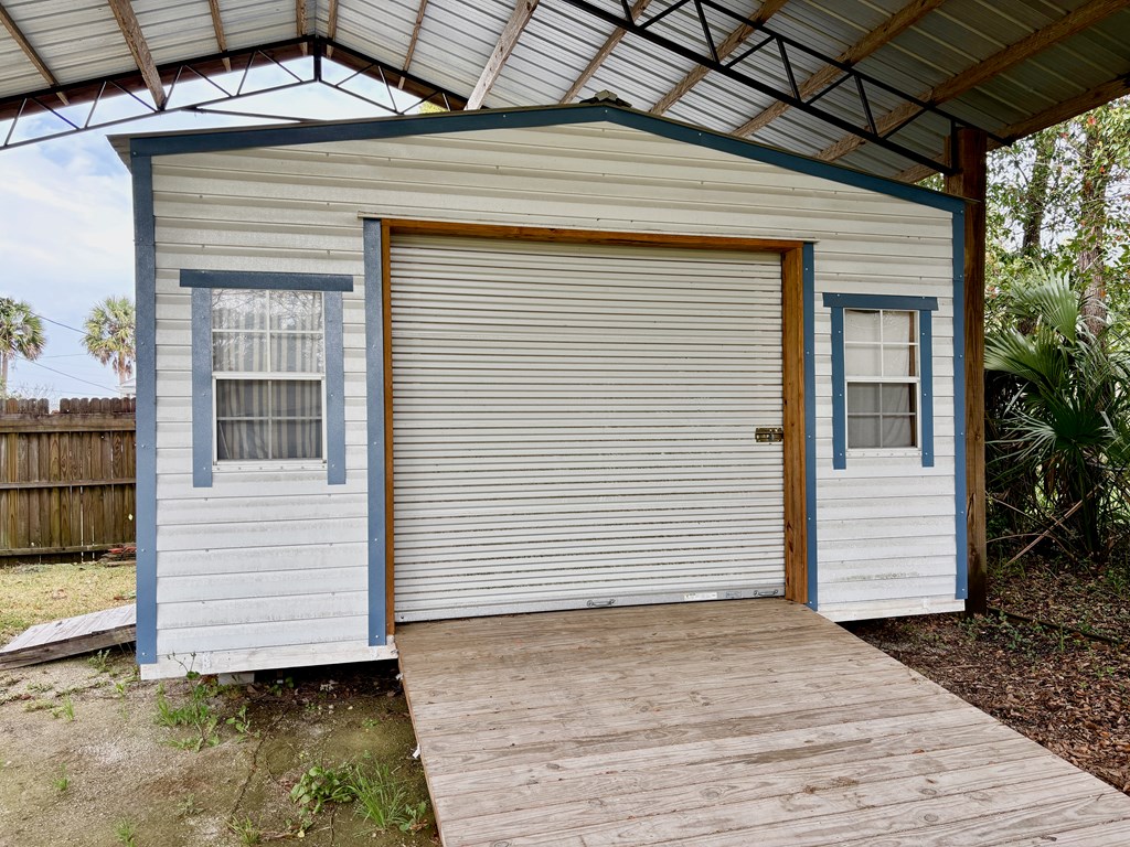 314 6th St, Port St. Joe 32456