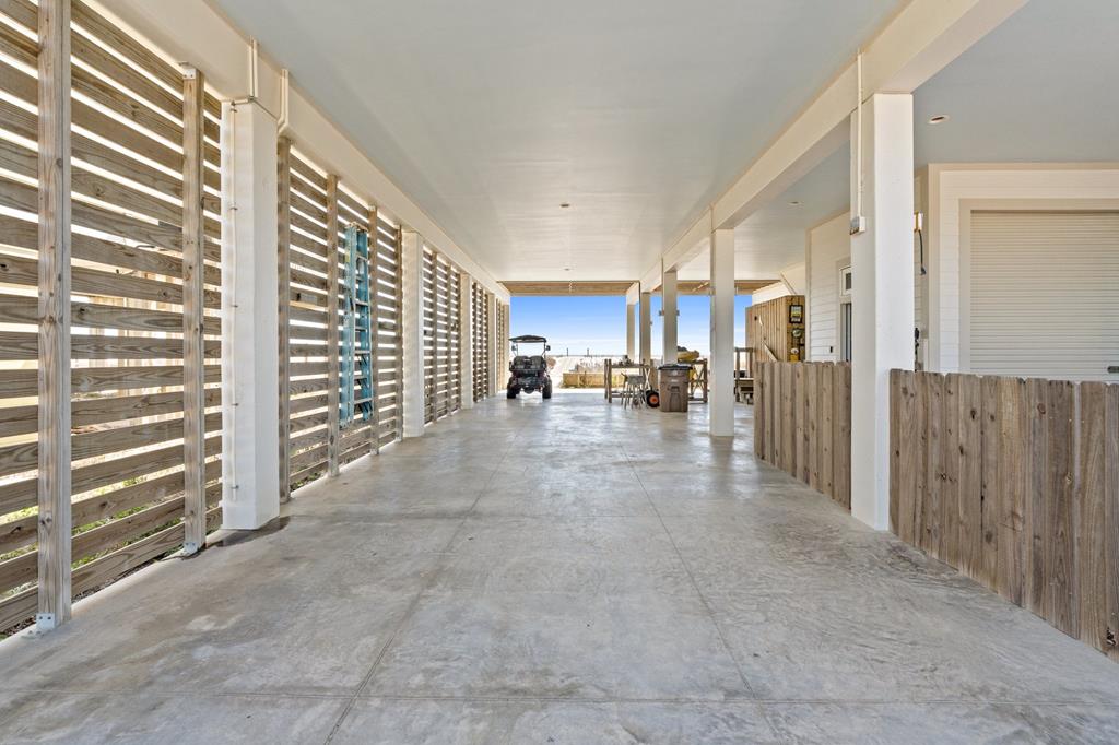 718 Indian Pass Rd, Port St. Joe 32456