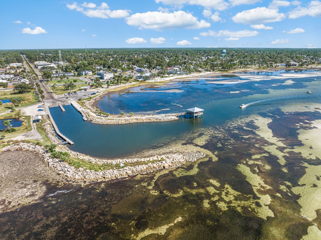 2724 Oak Grove Ave, Port St. Joe 32456
