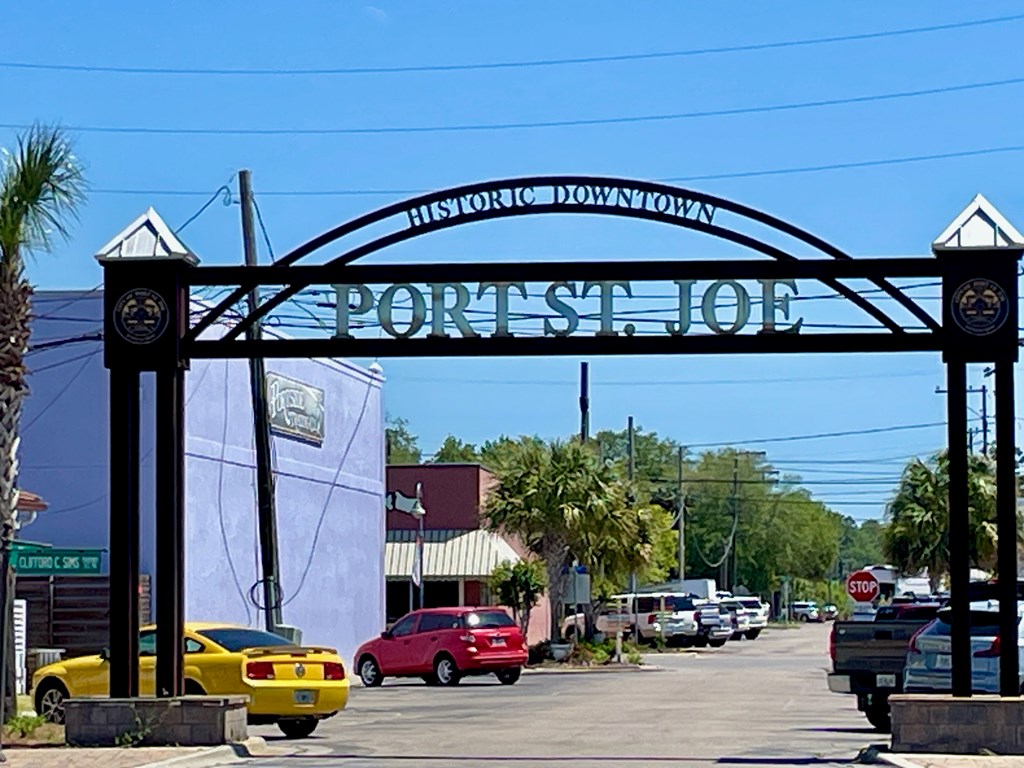 415 Madison St, Port St. Joe 32456